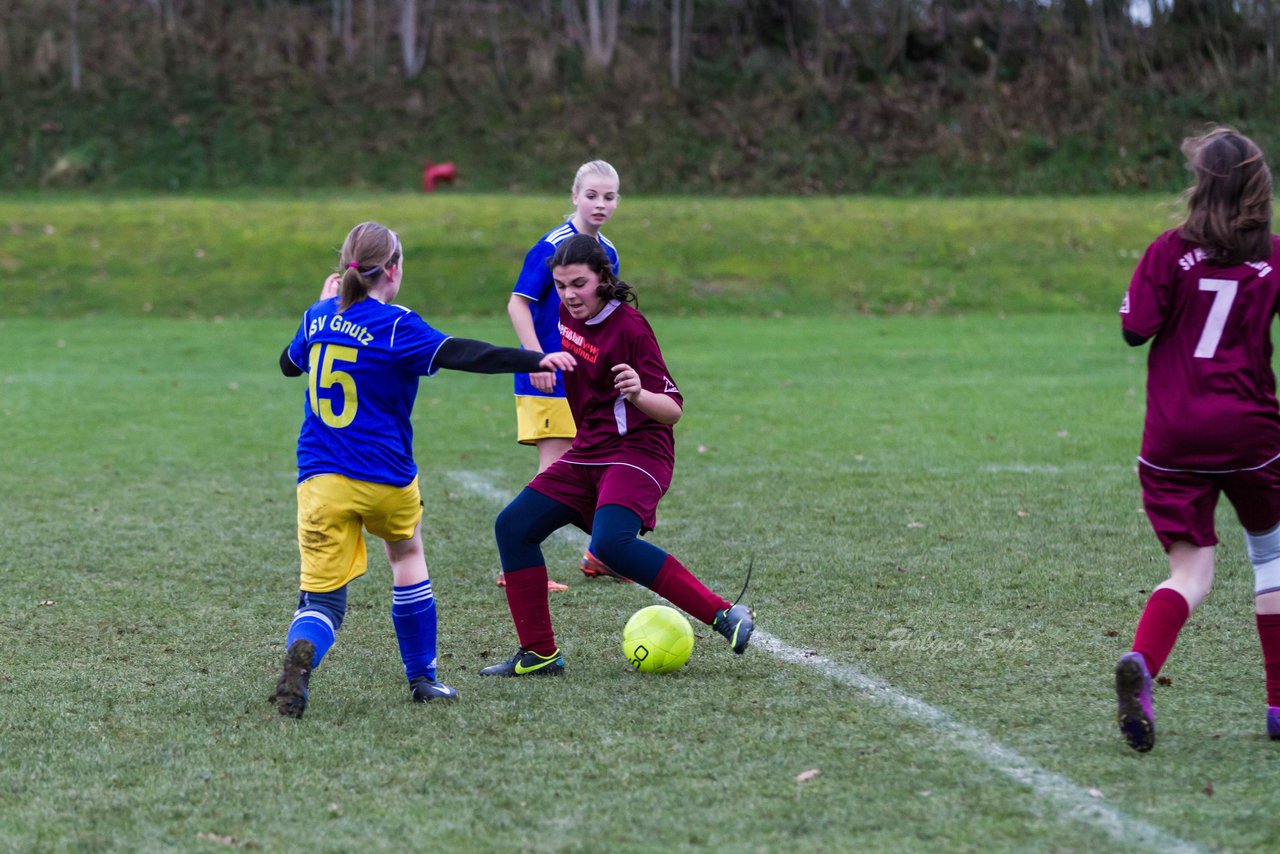 Bild 186 - B-Juniorinnen TSV Gnutz o.W. - SV Henstedt Ulzburg II : Ergebnis: ca. 5:0